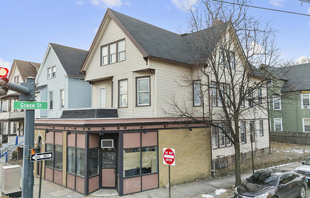 National Multifamily brokers sale of four-unit mixed-use building